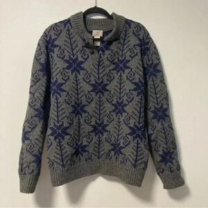 L.L. Bean 100% lambswool snowflakes blue grey  sweater